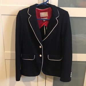 Blazer w White piping & buttons